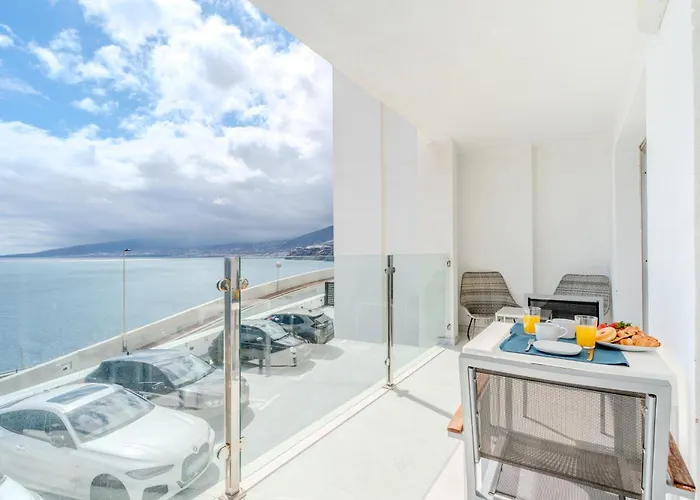 Apartment Obsidian Ocean Blue Radazul